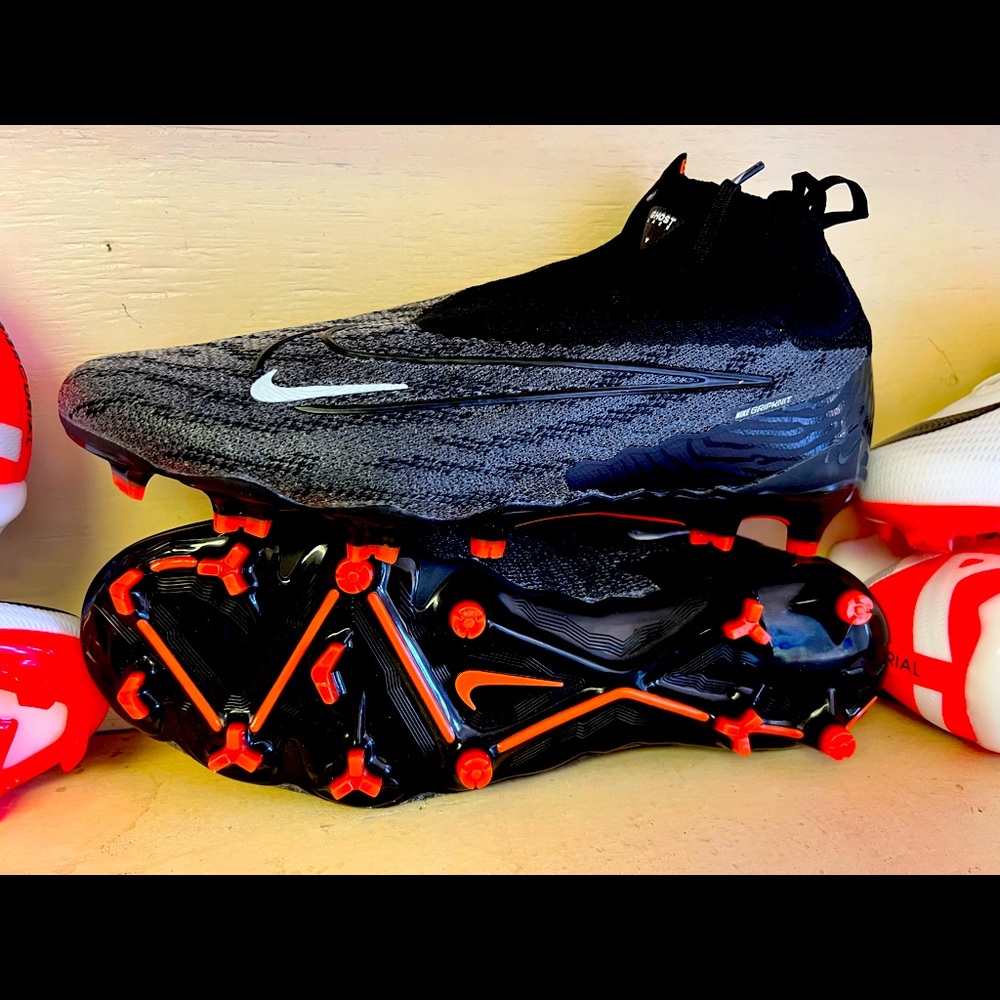 Soccer shoes Nike new